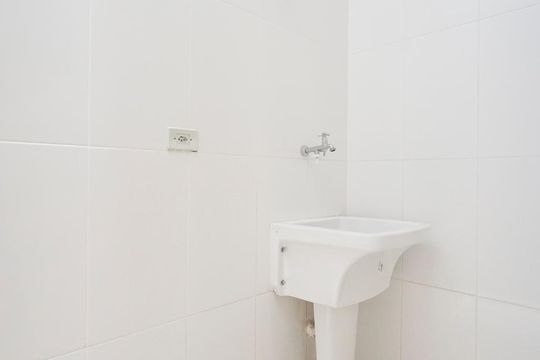 Área de serviço de casa de condomínio para alugar com 2 quartos, 50m² em Vila Libanesa, São Paulo
