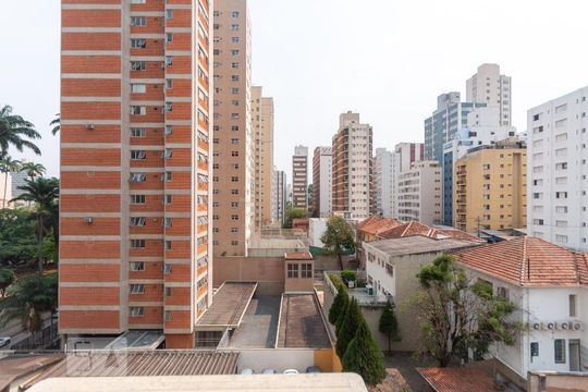 Vista da janela da Sala de apartamento à venda com 2 quartos, 74m² em Cambuí, Campinas