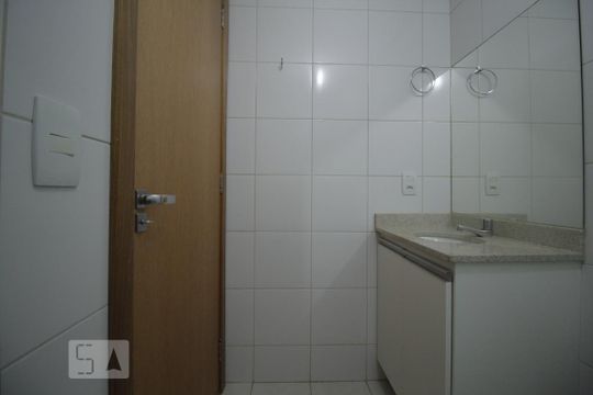 Banheiro Social de apartamento para alugar com 2 quartos, 66m² em Sul (águas Claras), Brasília