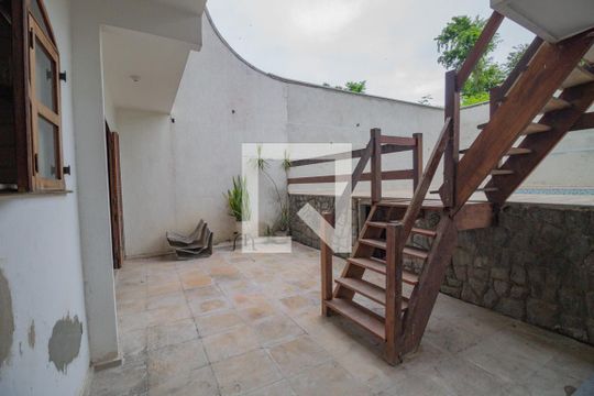 Área comum - Piscina de casa de condomínio para alugar com 4 quartos, 450m² em Pechincha, Rio de Janeiro