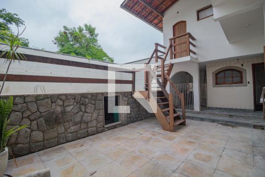 Área comum - Piscina de casa de condomínio para alugar com 4 quartos, 450m² em Pechincha, Rio de Janeiro