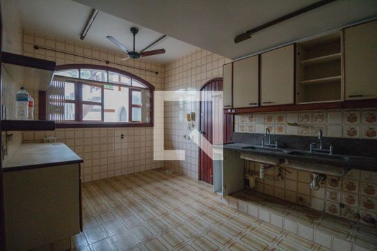 Cozinha de casa de condomínio para alugar com 4 quartos, 450m² em Pechincha, Rio de Janeiro