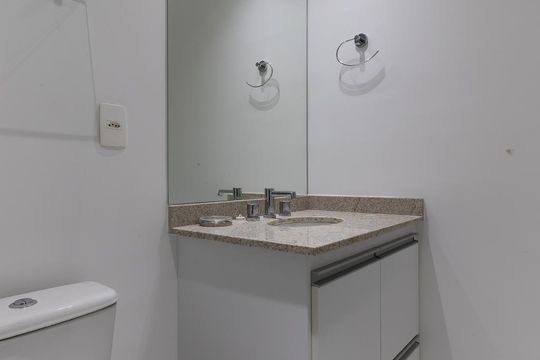 Banheiro de apartamento para alugar com 1 quarto, 45m² em Bosque, Campinas