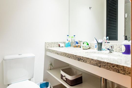 Banheiro de apartamento à venda com 2 quartos, 60m² em Jardim Dom Bosco, Campinas