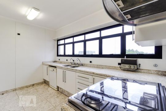 Cozinha de apartamento para alugar com 4 quartos, 266m² em Planalto Paulista, São Paulo