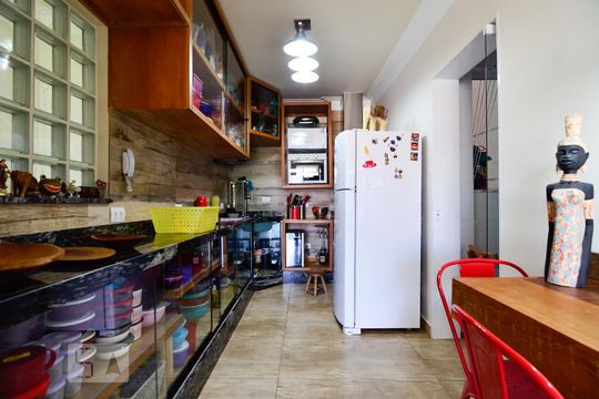 Cozinha de apartamento à venda com 2 quartos, 77m² em Centro, Campinas