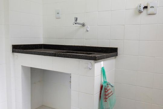 Cozinha de apartamento para alugar com 1 quarto, 38m² em Copacabana, Rio de Janeiro