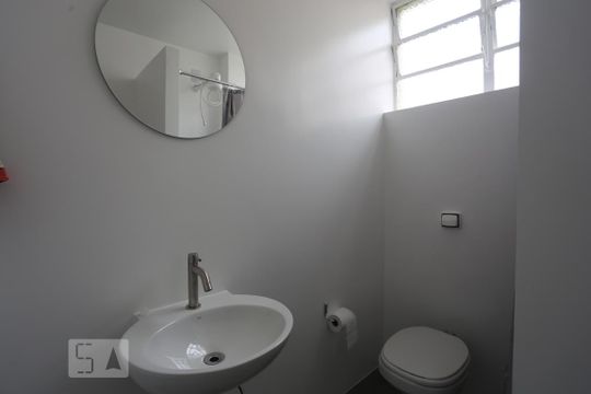 Banheiro de apartamento para alugar com 1 quarto, 30m² em Centro, São Paulo
