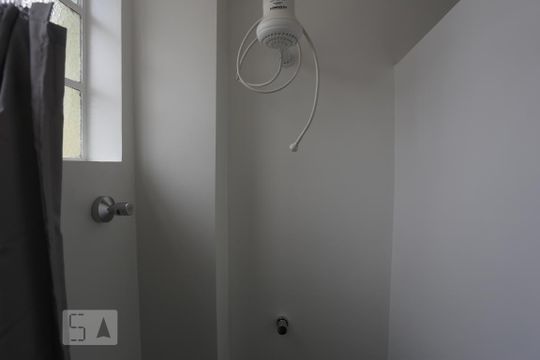 Banheiro de apartamento para alugar com 1 quarto, 30m² em Centro, São Paulo