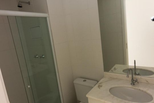 Banheiro de apartamento à venda com 2 quartos, 62m² em Anil, Rio de Janeiro