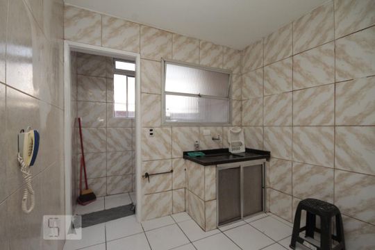 Cozinha de apartamento para alugar com 1 quarto, 45m² em Bela Vista, São Paulo