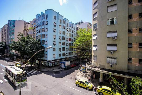 Vista da Rua de kitnet/studio à venda com 1 quarto, 30m² em Copacabana, Rio de Janeiro