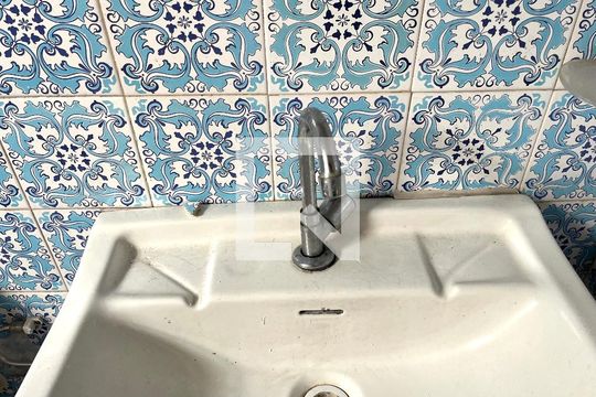 Banheiro  de casa à venda com 2 quartos, 120m² em Vila do Encontro, São Paulo