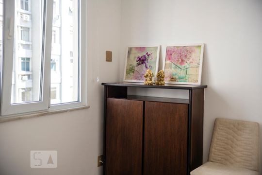 Quarto 1 de apartamento à venda com 2 quartos, 50m² em Copacabana, Rio de Janeiro