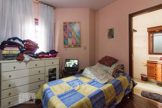 Suite 1 de casa para alugar com 5 quartos, 545m² em Vila Paulicéia, São Paulo