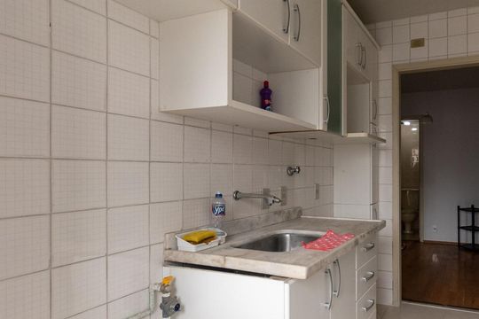 Cozinha de apartamento à venda com 1 quarto, 42m² em Botafogo, Campinas