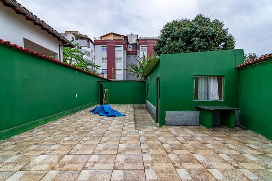 Área de casa para alugar com 1 quarto, 44m² em Sagrada Família, Belo Horizonte