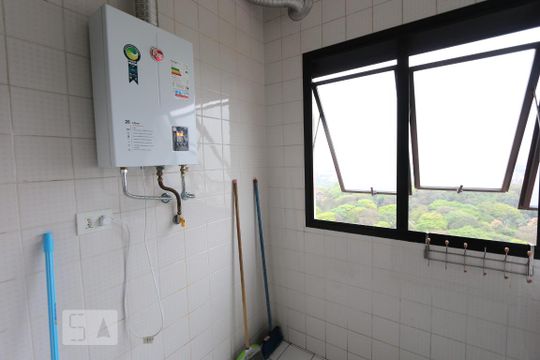 area de serviço de apartamento para alugar com 2 quartos, 70m² em Super Quadra Morumbi, São Paulo