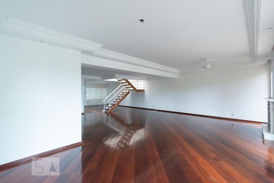 Sala de casa de condomínio à venda com 4 quartos, 433m² em Chácara Santo Antônio (zona Sul), São Paulo