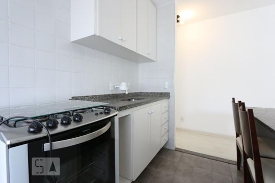cozinha de apartamento à venda com 1 quarto, 45m² em Vila Andrade, São Paulo