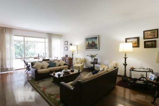 Casa à venda com 4 quartos, 392m² em Vila Madalena, São Paulo