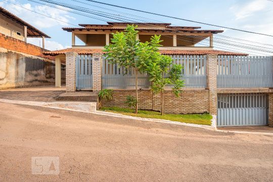 Fachada de casa à venda com 6 quartos, 960m² em Setor Habitacional Vicente Pires (taguatinga), Brasília