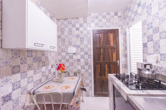 Cozinha - Armários de kitnet/studio para alugar com 1 quarto, 22m² em São Francisco, Curitiba