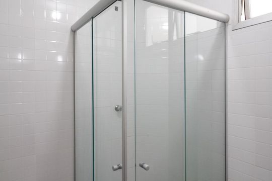 Banheiro de apartamento para alugar com 3 quartos, 76m² em Jardim Bonfiglioli, São Paulo