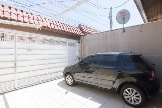 Garagem de casa à venda com 3 quartos, 260m² em Vila Roque, São Paulo
