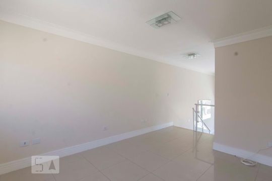 Casa à venda com 3 quartos, 260m² em Vila Roque, São Paulo