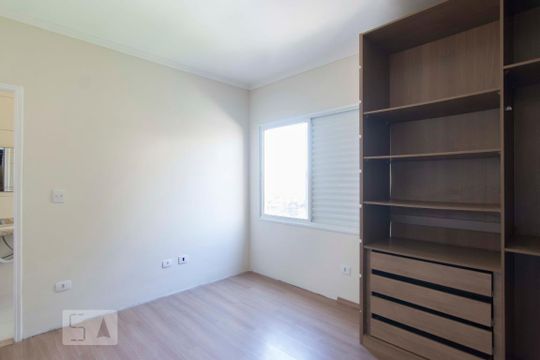Suíte de casa à venda com 3 quartos, 260m² em Vila Roque, São Paulo