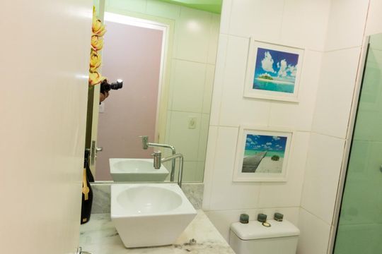 Banheiro de apartamento para alugar com 2 quartos, 58m² em Taquara, Rio de Janeiro
