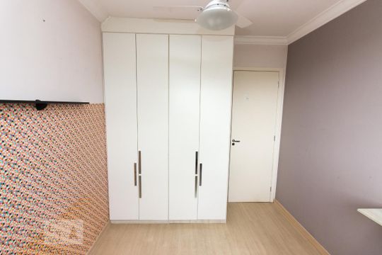 Quarto 1 de apartamento para alugar com 2 quartos, 58m² em Taquara, Rio de Janeiro