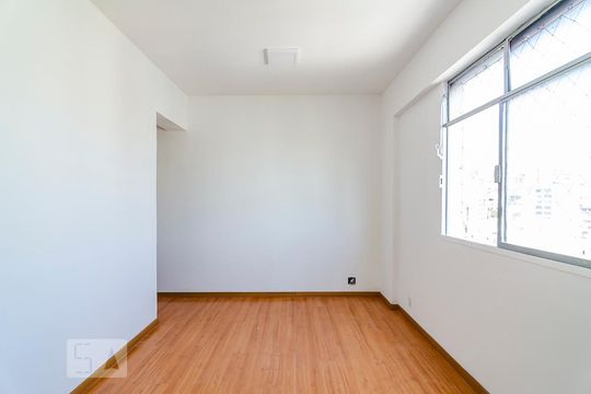 Sala de apartamento para alugar com 3 quartos, 70m² em Silveira, Belo Horizonte
