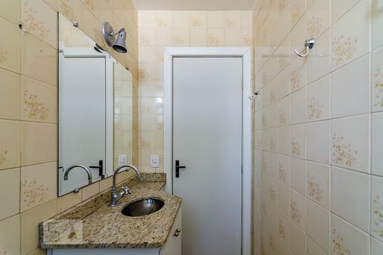 Banheiro de apartamento para alugar com 3 quartos, 70m² em Silveira, Belo Horizonte