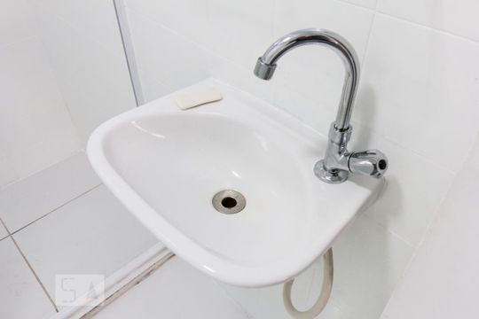 Banheiro Pia de apartamento à venda com 1 quarto, 37m² em Água Branca, São Paulo