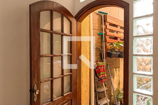 Entrada de casa à venda com 3 quartos, 180m² em Jardim Toscana, Guarulhos
