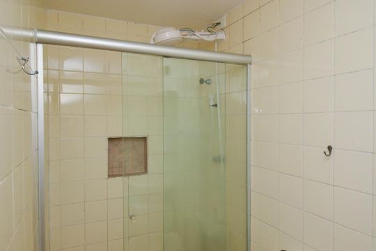 Banheiro de kitnet/studio à venda com 1 quarto, 29m² em Cerqueira César, São Paulo