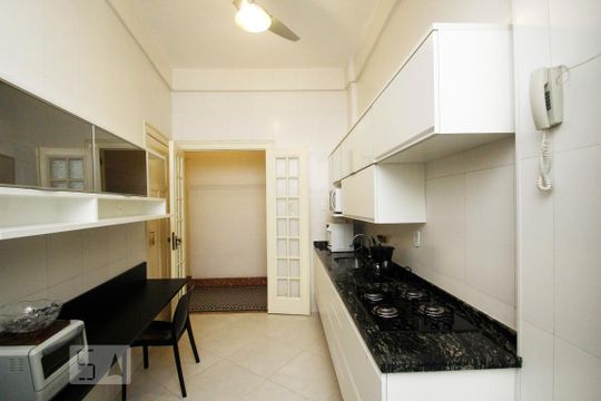 Cozinha de apartamento para alugar com 3 quartos, 161m² em Flamengo, Rio de Janeiro