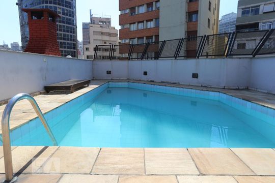 Piscina de apartamento à venda com 1 quarto, 32m² em Centro, São Paulo