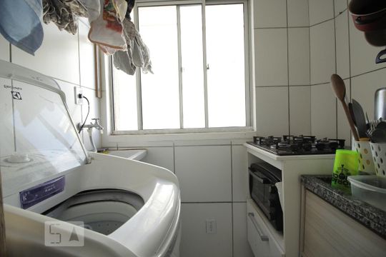 Cozinha e Área de Serviço de apartamento para alugar com 1 quarto, 32m² em Samambaia Sul (samambaia), Brasília
