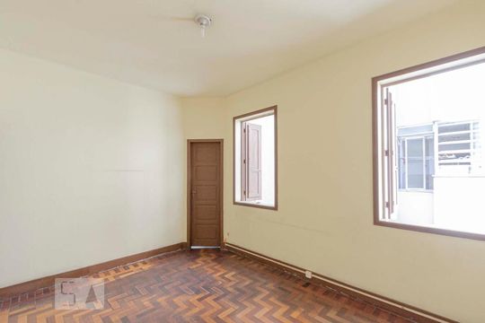 Sala de casa para alugar com 6 quartos, 360m² em Vila Isabel, Rio de Janeiro