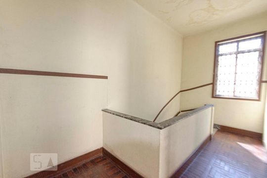 hall de casa para alugar com 6 quartos, 360m² em Vila Isabel, Rio de Janeiro
