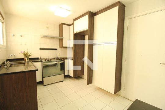 Cozinha de apartamento para alugar com 3 quartos, 107m² em Vila Andrade, São Paulo