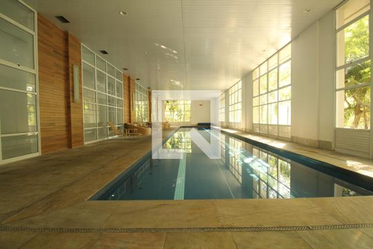 Piscina Coberta de apartamento para alugar com 3 quartos, 107m² em Vila Andrade, São Paulo