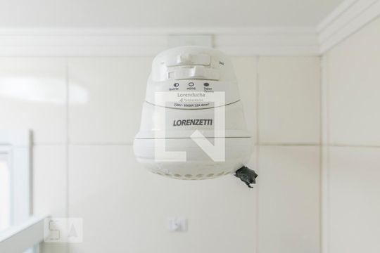 Banheiro social de apartamento à venda com 2 quartos, 47m² em Vila Floresta, Santo André