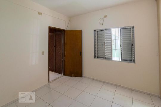 Quarto 1 de casa para alugar com 2 quartos, 80m² em Bela Vista, Osasco