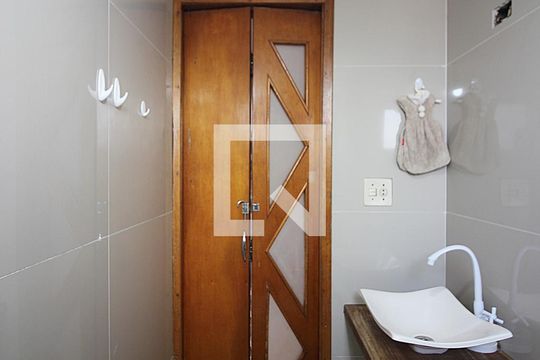 Banheiro Social de apartamento à venda com 2 quartos, 53m² em Santa Terezinha, São Bernardo do Campo