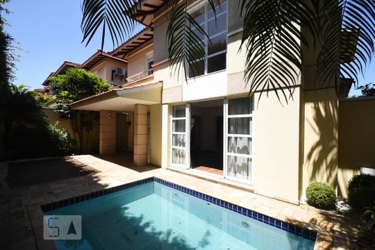 Fundos da Casa de casa de condomínio para alugar com 3 quartos, 456m² em Morumbi, São Paulo