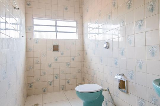 Banheiro de casa à venda com 2 quartos, 100m² em Saúde, São Paulo
